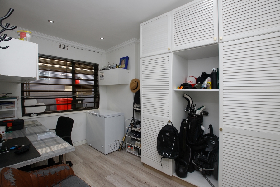 3 Bedroom Property for Sale in Claremont Village Western Cape